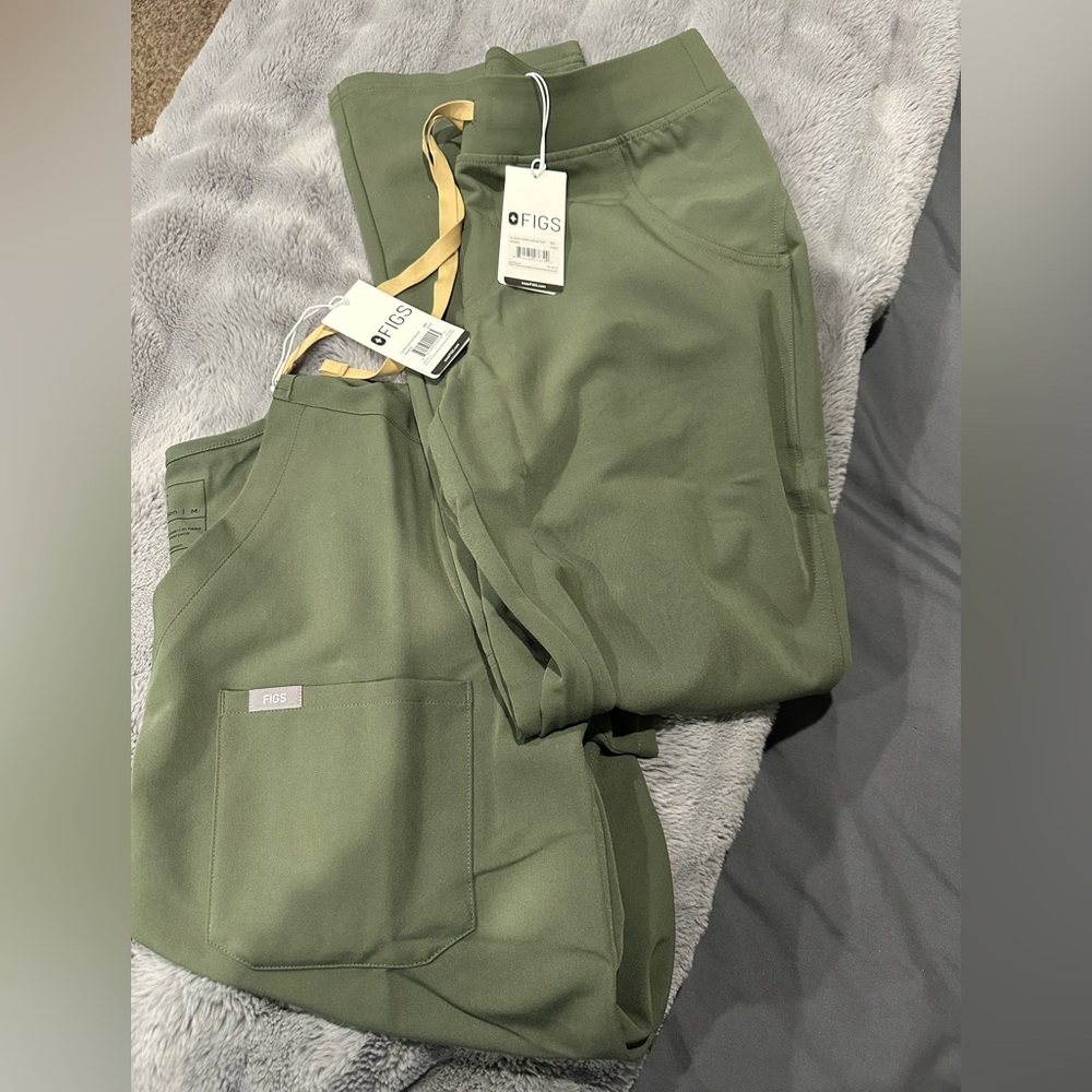 Figs Set Moss Sz M